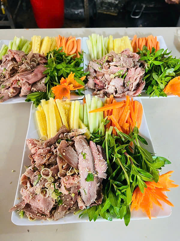 Đặt Cỗ giỗ ở Long Biên