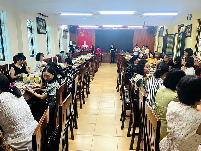 Đặt Cỗ lợn mán ở Đức Giang