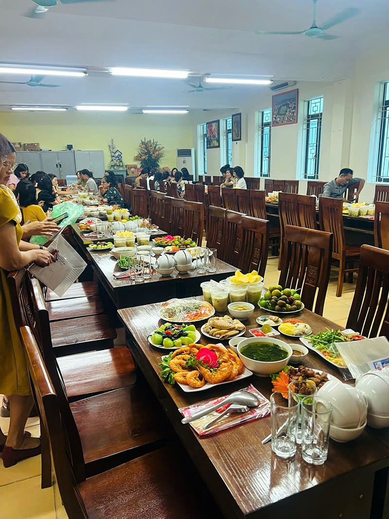 Buffet tại nơi ở Long Biên