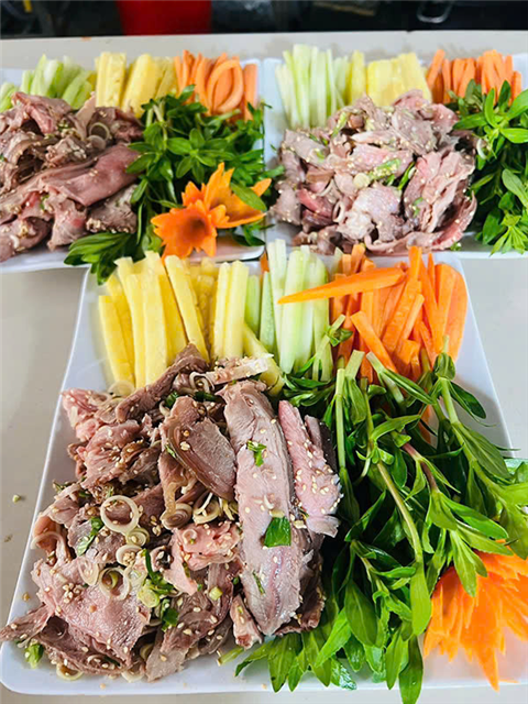 Ảnh Đặt Cỗ tất niên ở Long Biên