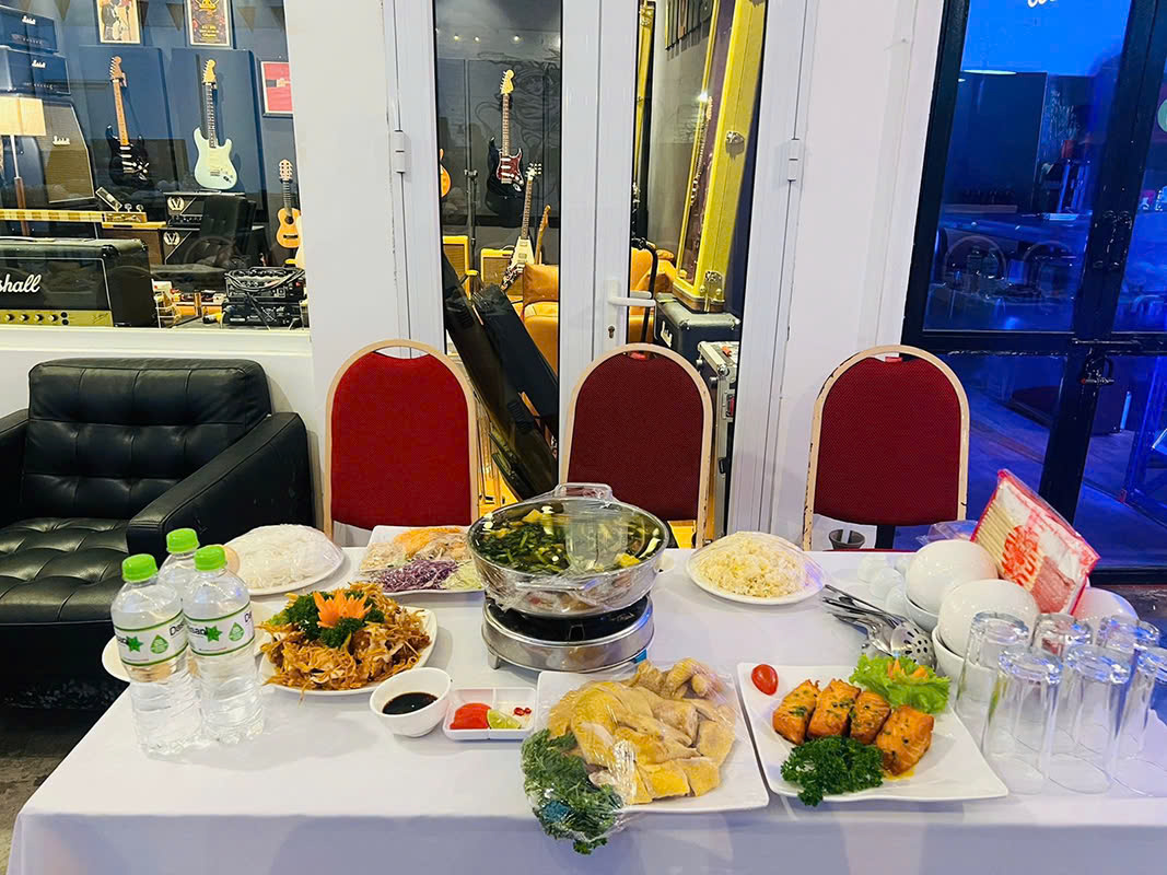 Đặt Cỗ 8/3 ở Ngọc Lâm
