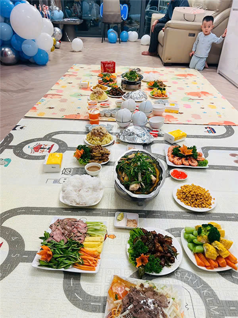 Ảnh Đặt Cỗ 8/3 ở Gia Thụy